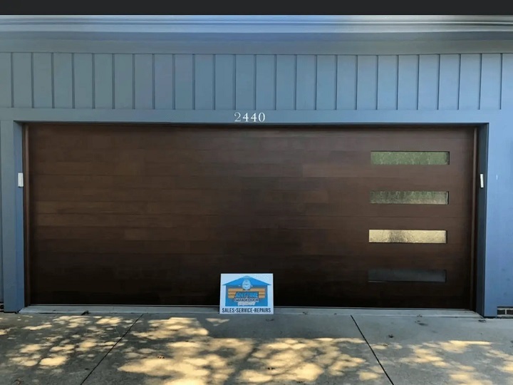 Top-Notch Garage Door Service in Solon